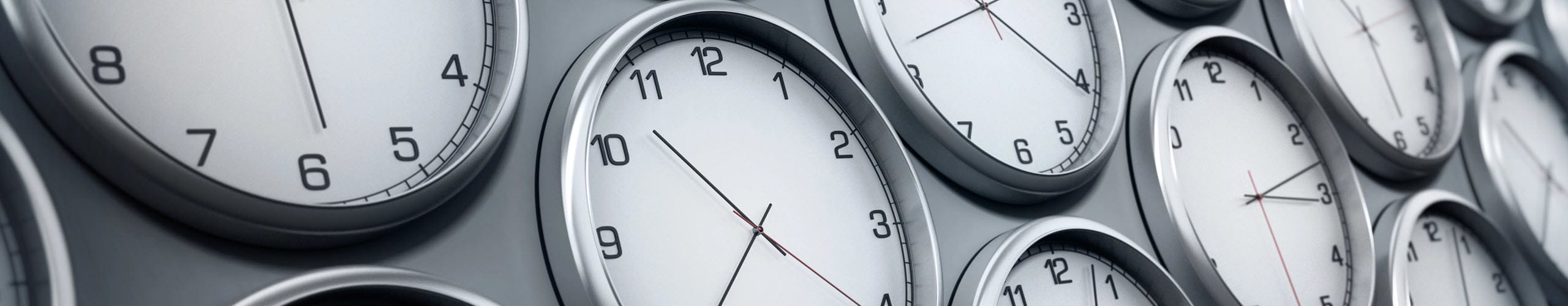 Tidszoner angivna av olika klockor runt om i världen